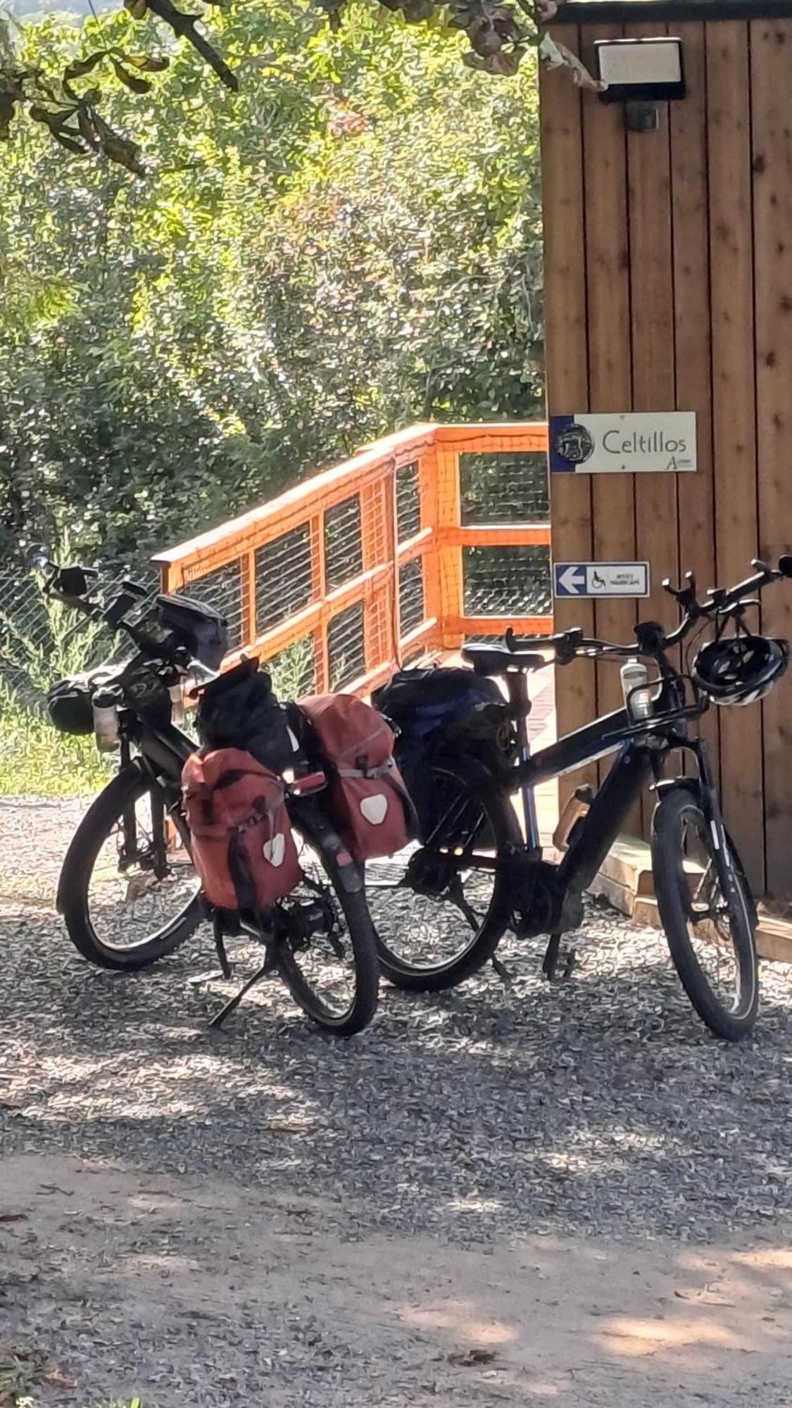 Lodges Arverne Vic-le-Comte Buitenkant foto
